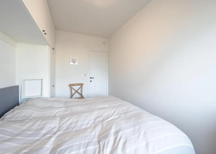 Sunny Near Brugge Apartament