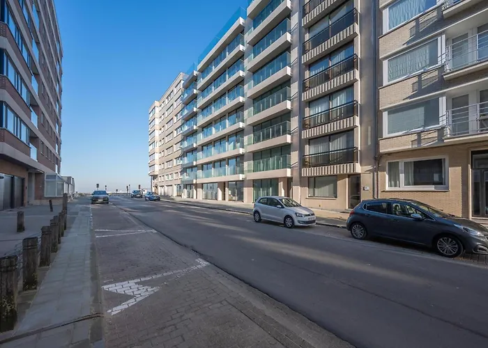 Sunny Near Brugge * Кнокке-Хейст